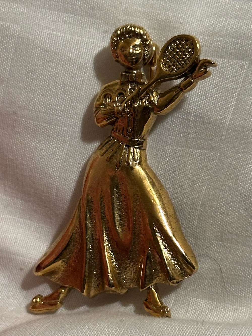 RARE Vintage Gold-Tone Victorian tennis player brooch